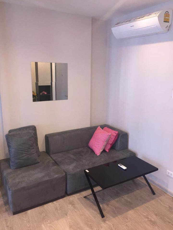 Apartemen 泰国芭提雅thebase无边游泳池公寓