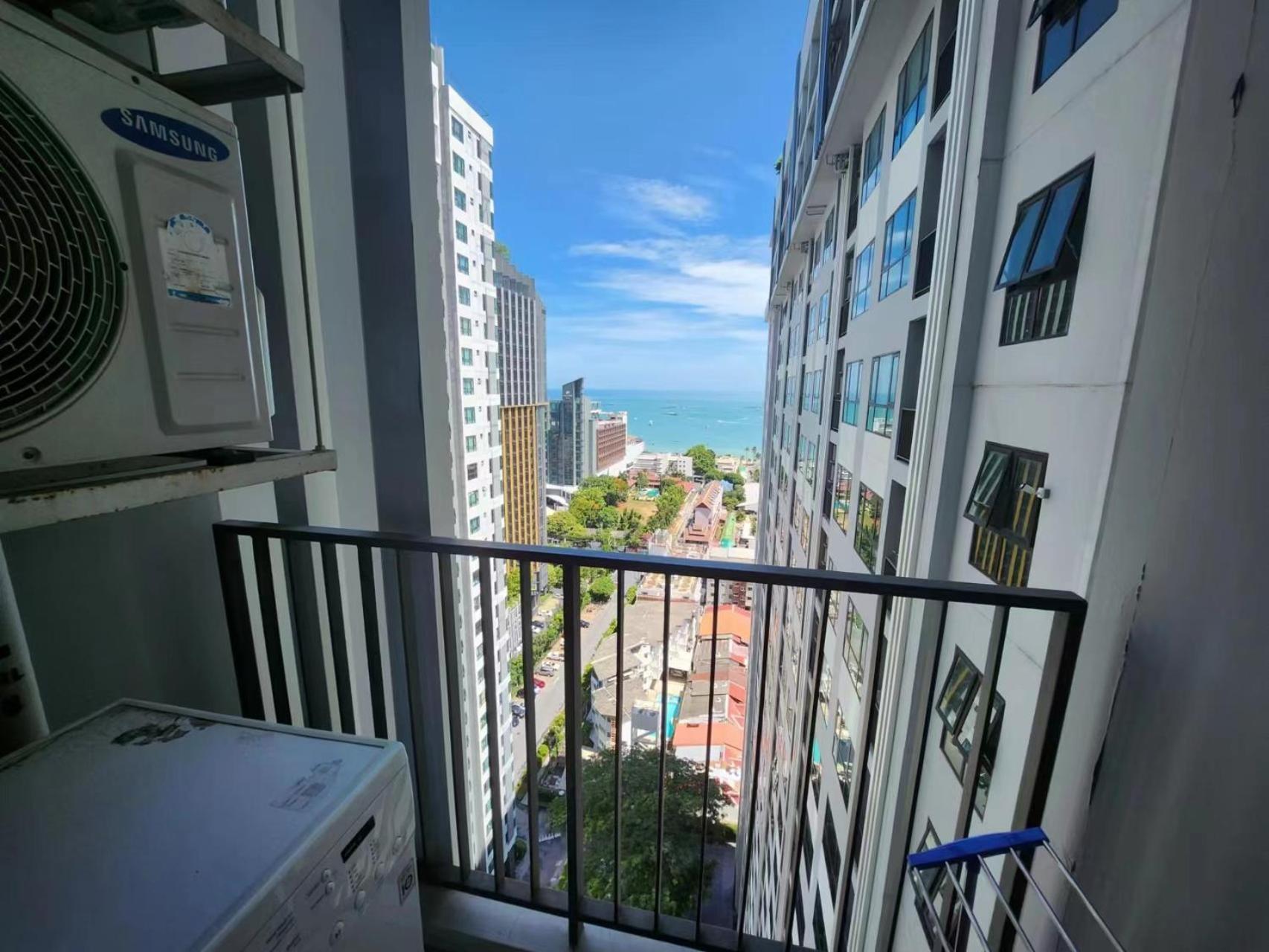 泰国芭提雅thebase无边游泳池公寓 Apartemen Pattaya